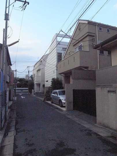 Other local. Rooftops of the front road