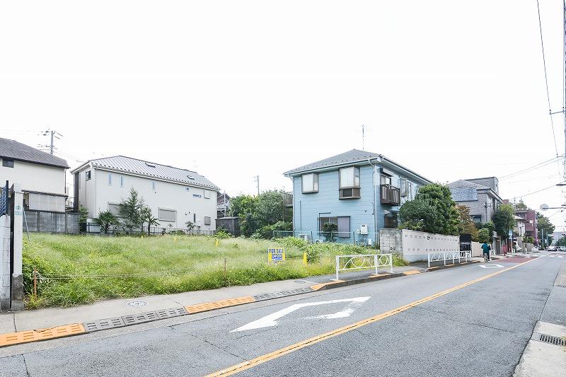 Local photos, including front road. Local (10 May 2013) Shooting