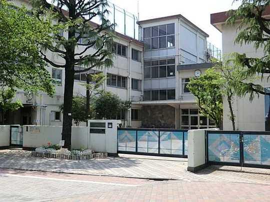 Primary school.  [Ookayama elementary school] 330m to