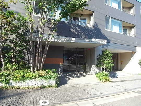 Entrance. Entrance approach has also been landscaped beautifully.