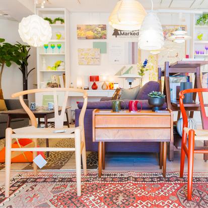 Home center. Morgenmarked 311m to Meguro Street