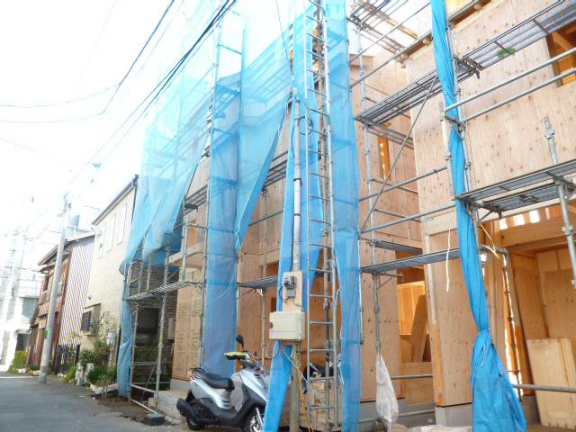 Local appearance photo. Local (11 May 2013) Shooting