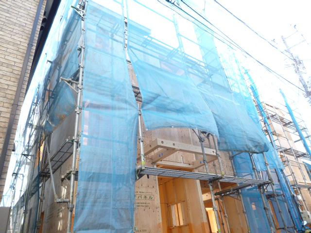 Local appearance photo. Local (11 May 2013) Shooting