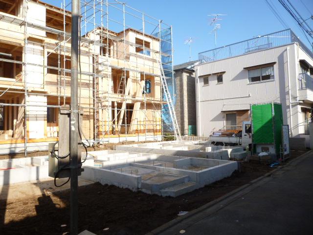 Local photos, including front road. Local (11 May 2013) Shooting