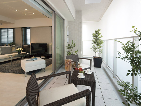 Living. BALCONY