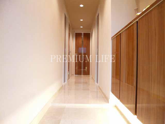 Living. Corridor