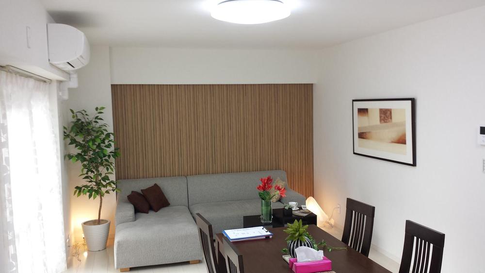 Living. LDK is good per sun at the south-facing.