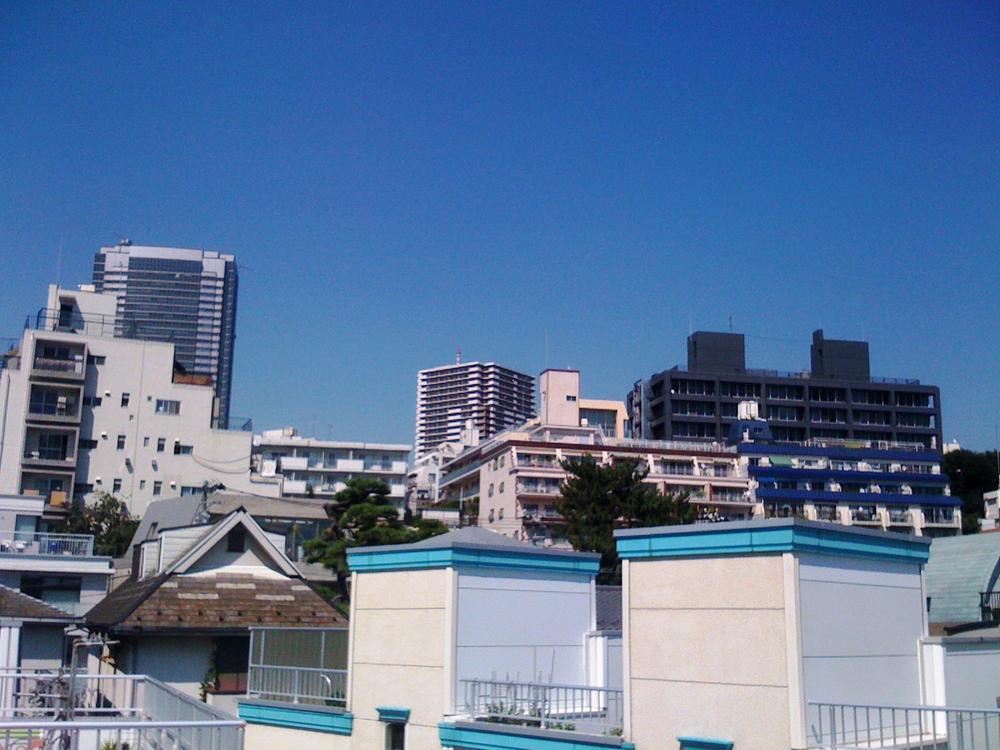 View photos from the dwelling unit. View from the site (October 2013) Shooting
