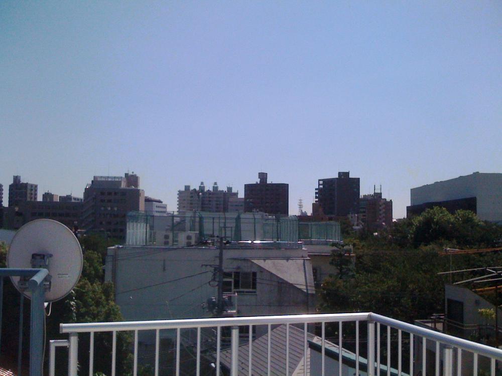 View photos from the dwelling unit. View from the site (October 2013) Shooting