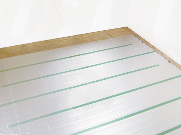 Interior.  [Electric floor heating] living ・ Adopt a floor heating to warm the entire room gently from the feet to the dining. Without winding up the dust because it does not use a fan, Because it does not pollute the air, It is clean and healthy. (Same specifications)
