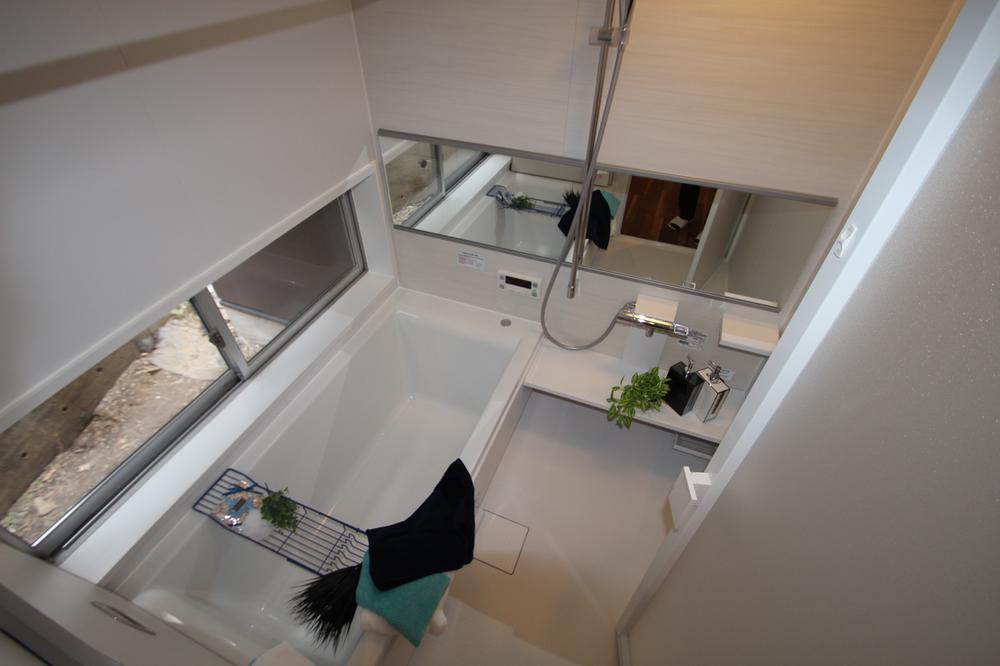 Bathroom. Local (August 2013) Shooting