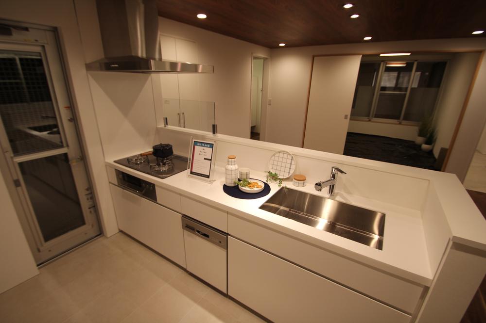 Kitchen. Local (August 2013) Shooting