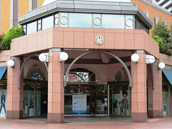 Shopping centre. 450m to Mitsukoshi department store