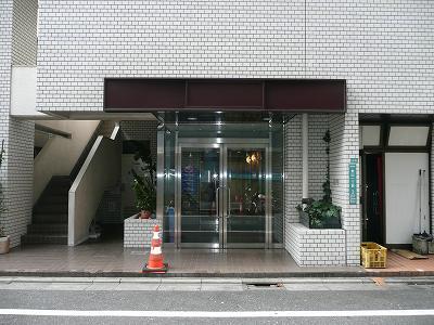 Entrance. Common areas