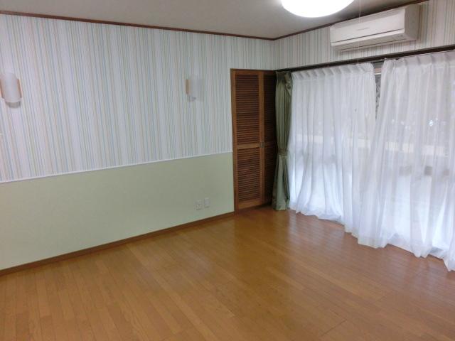 Non-living room. Indoor (11 May 2013) Shooting