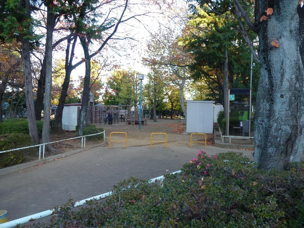 park. 470m to Higashine park