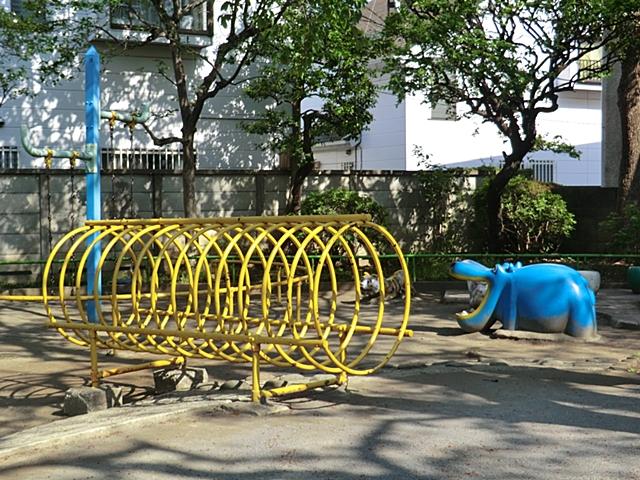 park. Until Kakinokizaka west children amusement thing also good feeling that there is a park in the immediate vicinity of the 208m home. Or holiday is the refresh is how together with your children?