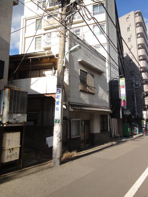 Local photos, including front road. Local (12 May 2013) Shooting