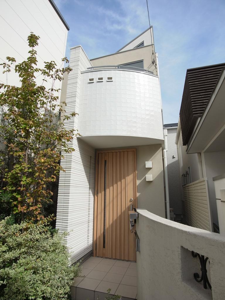 Local appearance photo. Indoor (10 May 2013) Shooting