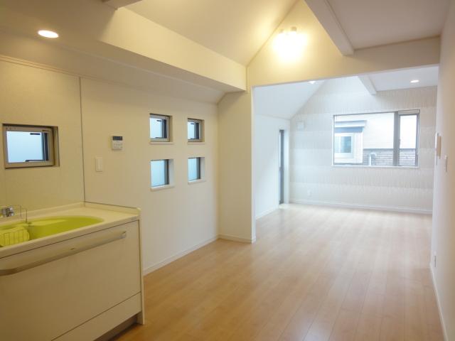 Living. Local (September 2013) Shooting