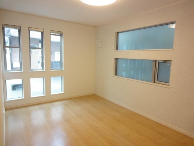 Non-living room. Local (September 2013) Shooting