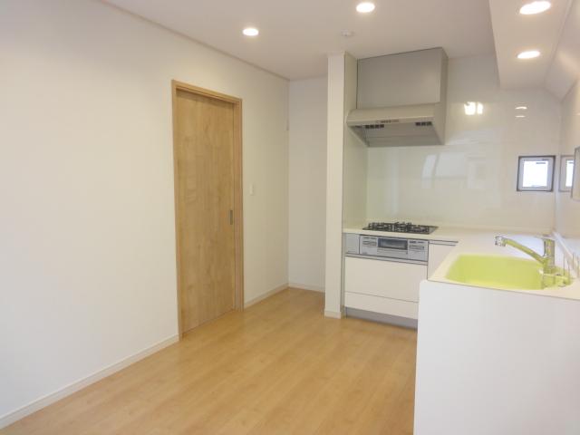 Kitchen. Local (September 2013) Shooting