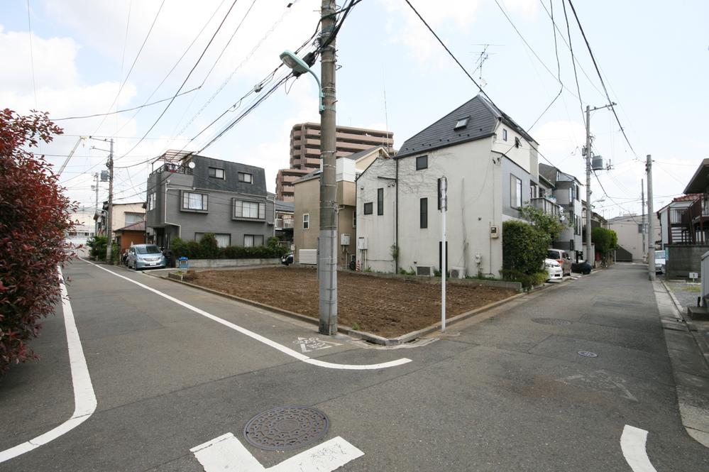 Local photos, including front road. It is a quiet residential area