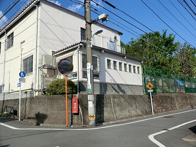 kindergarten ・ Nursery. Aziria to kindergarten 382m