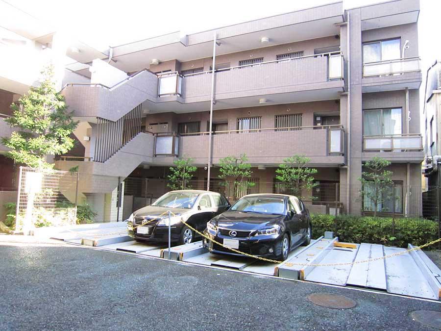 Parking lot