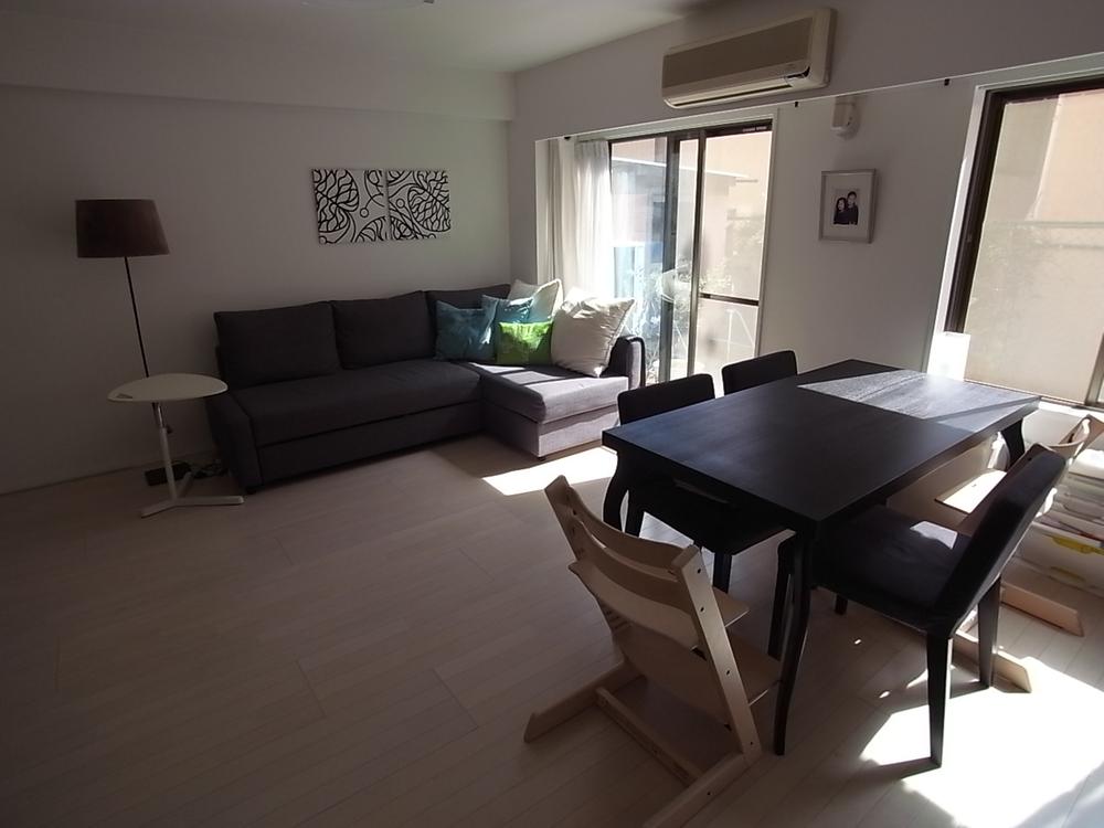 Living. It is your a very beautiful. Please feel free to visit. Indoor (10 May 2013) Shooting