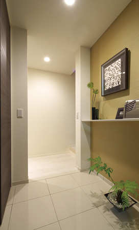 Interior.  [Entrance] Automatically lights up when the unit detects a person, Adopt a human sensor that turns off. There is no need to find a switch by touch, such as during the night of returning home.