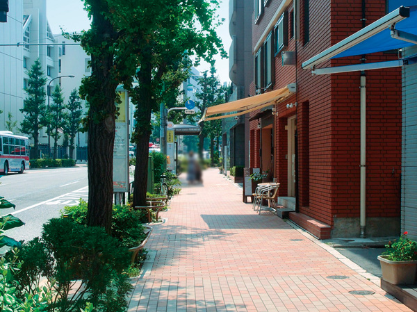 Surrounding environment. Meguro Street (about 580m ・ An 8-minute walk)