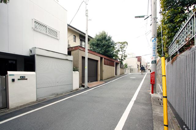 Local photos, including front road. Local (April 2013) Shooting