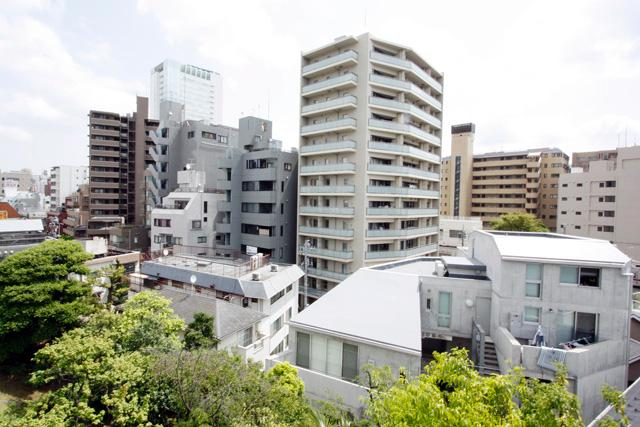 View photos from the local. Local (April 2013) Shooting