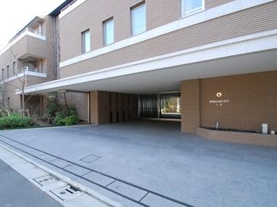 Entrance. Common areas
