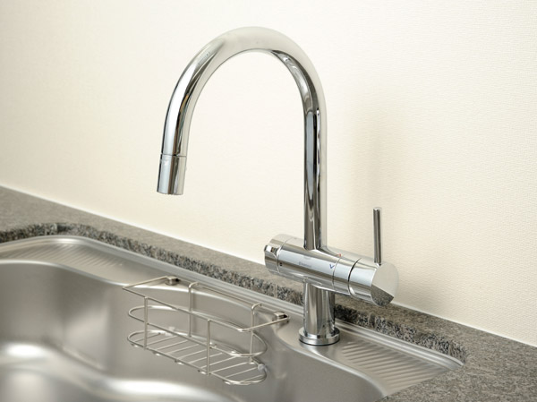 Kitchen.  [Built-in water purifier] Germany Grohe company design and water purifier due to the high water purification performance of Mitsubishi Rayon CLEANSUI by. Water purification ・ hot water ・ It has integrated a convenient hand shower feature in addition to the water.
