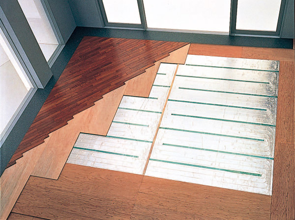 Common utility.  [TES hot water floor heating] Installation efficiently warm TES hot water floor heating from below. Dust is a feeling of cleanliness is attractive not Maiagara.