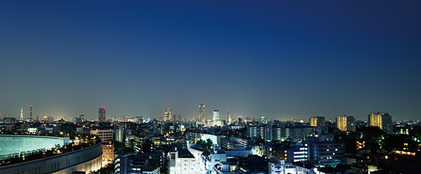 Surrounding environment. View photos that look at the Nakameguro direction from the local 11th floor (July 2013 shooting). Before the residential area, The night view of Minato-ku, Tokyo Tower visible in the back.