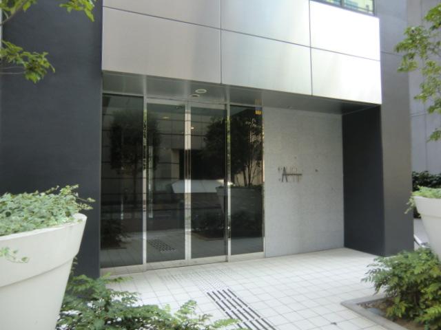 Entrance. Common areas