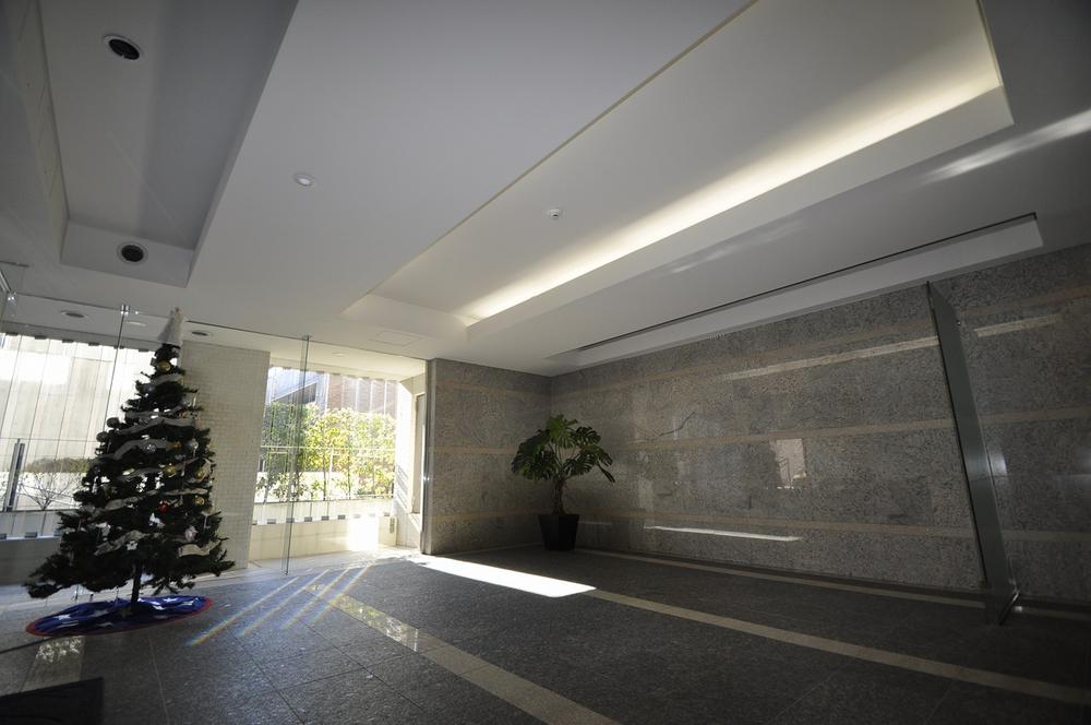 Entrance. Simple and clean, full of a feeling of spacious entrance.