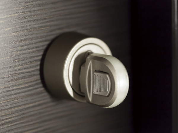 Security.  [Switch type thumb turn and dead bolt lock with sickle] To the entrance door, Exhibits an excellent crime prevention to pry open by the thumb once and bar as the "switch type thumb" has adopted a "dead bolt lock with a sickle". (Same specifications)