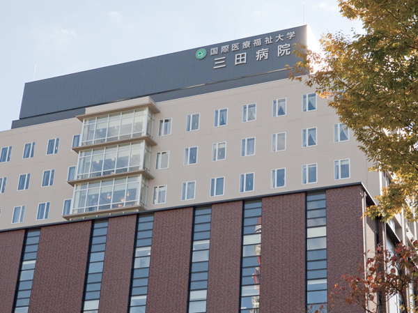 Surrounding environment. Mita hospital (about 480m / 6-minute walk)