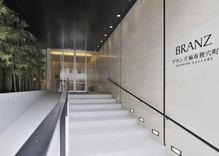 Minato-ku, Azabu - lush greenery and the mansion district of wrapped hill in quiet. All 140 House birth