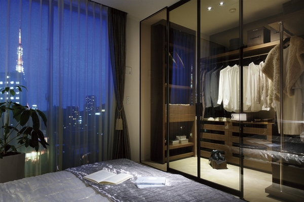 Walk-in closet of Western-style (1) ※