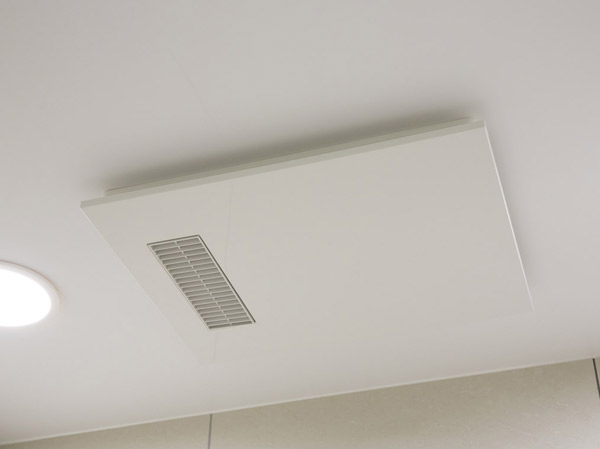 Bathing-wash room.  [Bathroom heating ventilation dryer] Whole bathroom acts as a dryer, The bathroom ventilation dryer to dry out was installed in a standard in a state in which dried the laundry.  ※ It will be electric.