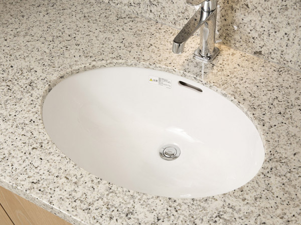 Bathing-wash room.  [Under counter bowl] It is under counter bowl covered with a wash bowl at the counter top. Fit is also excellent in the well water Jimai.