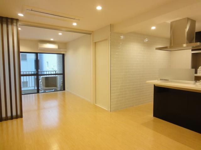 Living. Local (11 May 2013) Shooting