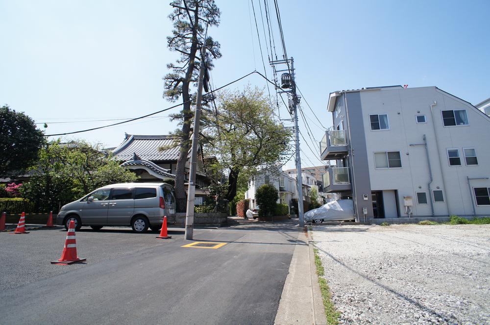 Local photos, including front road. Local (April 2013) Shooting