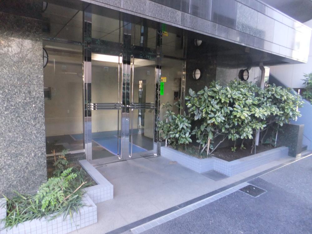 Entrance. Front Entrance