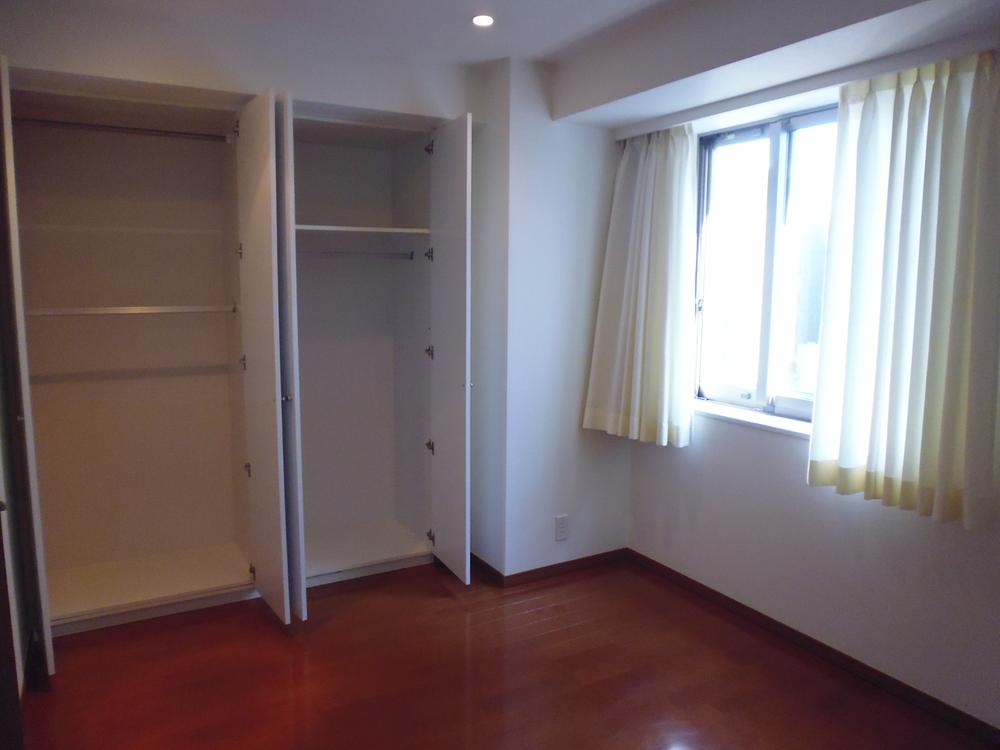 Non-living room. Western-style 7.4 Pledge